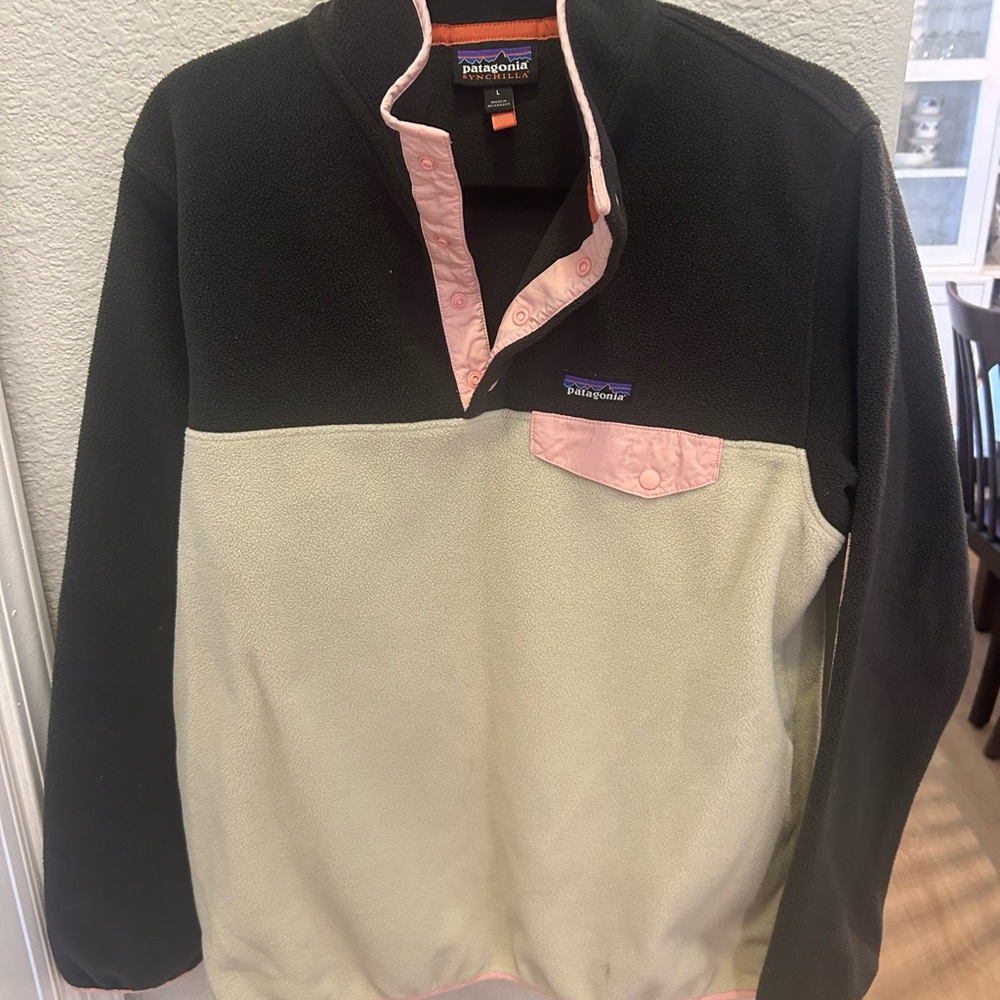Patagonia Brown and Cream Fleece Pullover